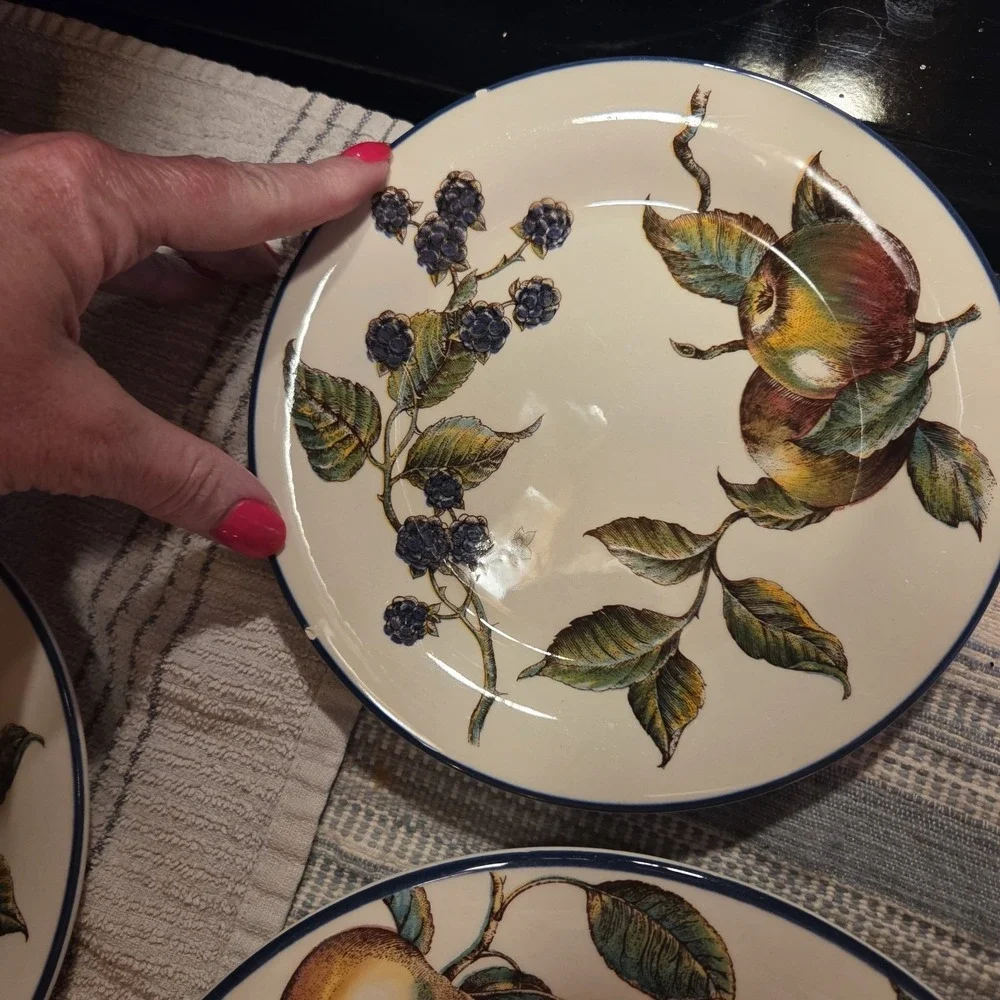 Pier 1 Macintosh Dinner & Salad Plate Set - Made in England - Angleterre